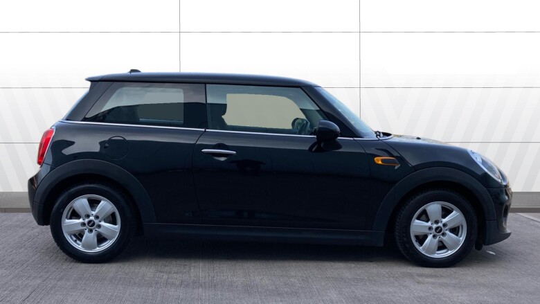 MINI Hatchback 1.5 Cooper D 3dr Diesel Hatchback